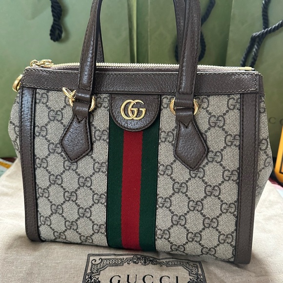 Authentic Gucci bag. Used a couple of times. Some makeup marks no damage. - Picture 2 of 6